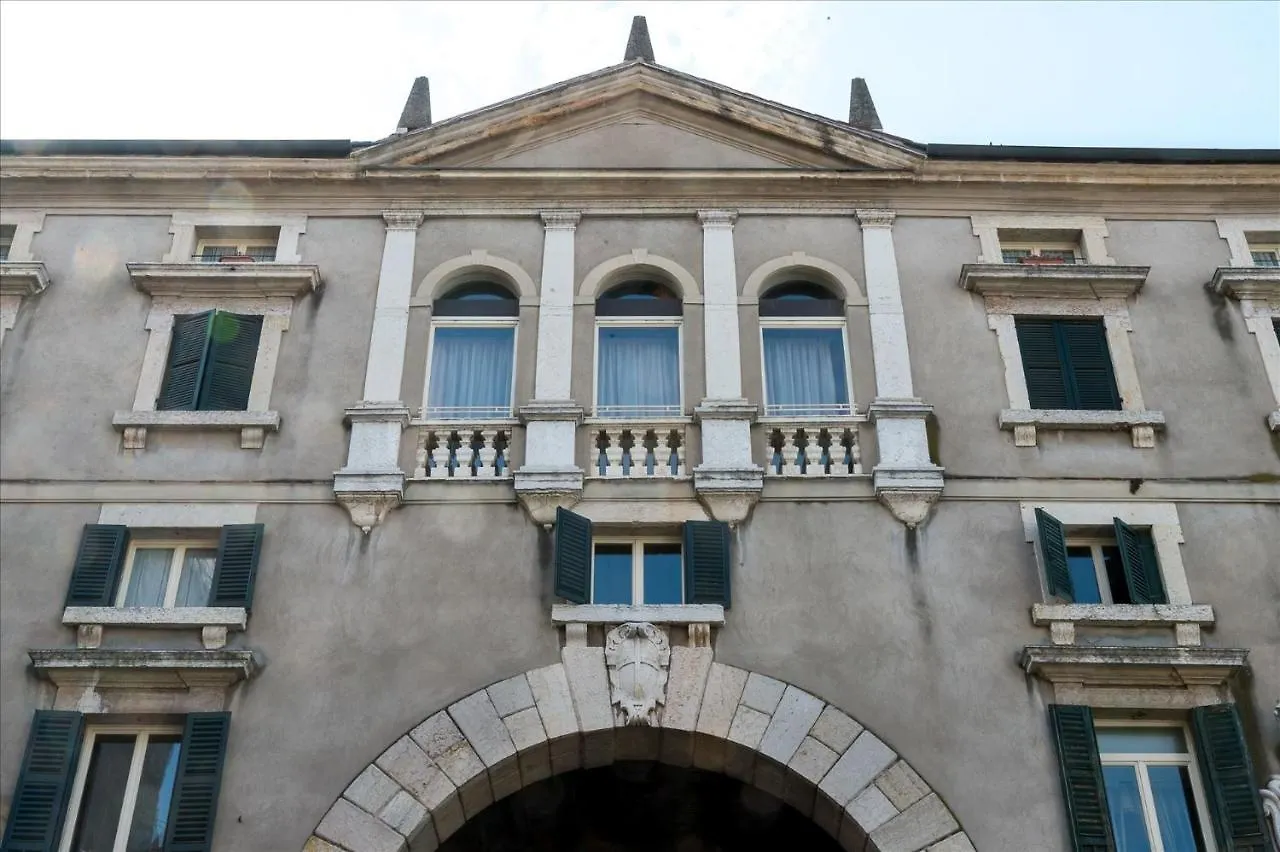 ** Affittacamere Domus Nova Verona - Italian Homing Italia