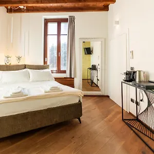 2* Bed & Breakfast La Finestra Sul Ponte By Postcardsfrom