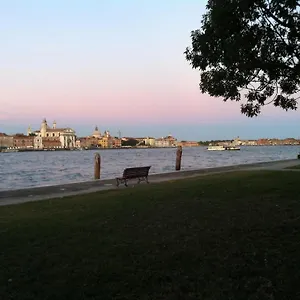 https://venice-home.hotelslidodijesolo.com