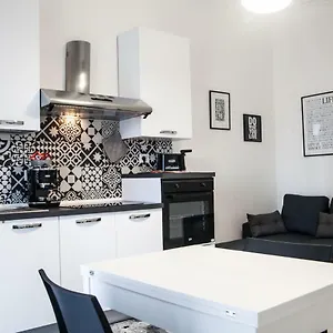 https://catania-over-time-rooms.taorminaitalyhotels.com