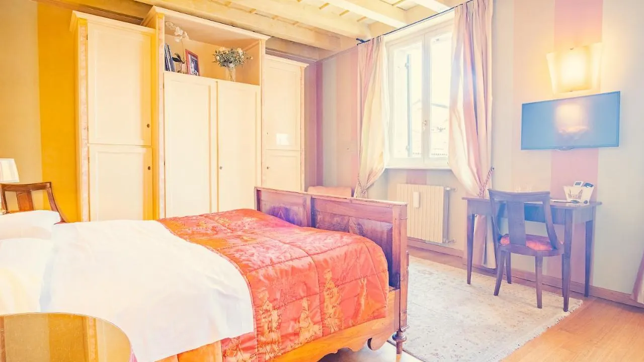 Domus Nova Palace - Italian Homing Guest house Verona
