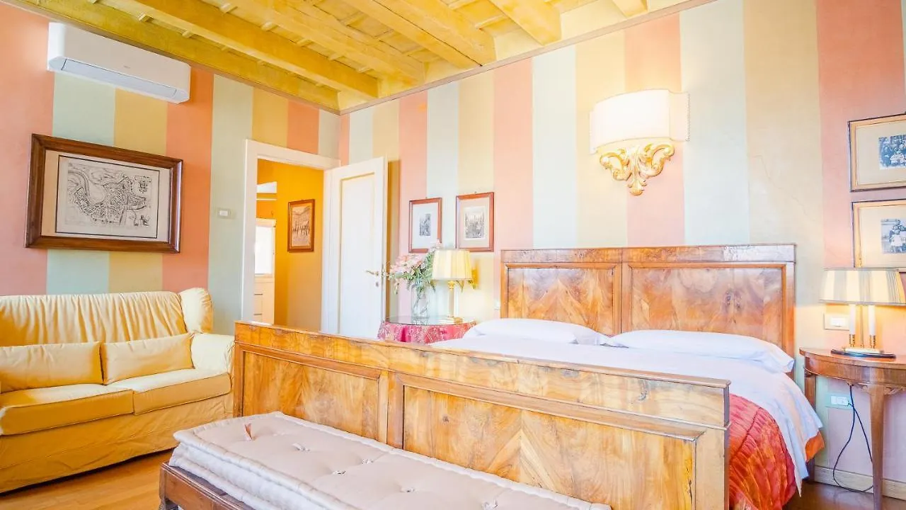 ** بيت ضيافة Domus Nova Palace - Italian Homing فيرونا إيطاليا