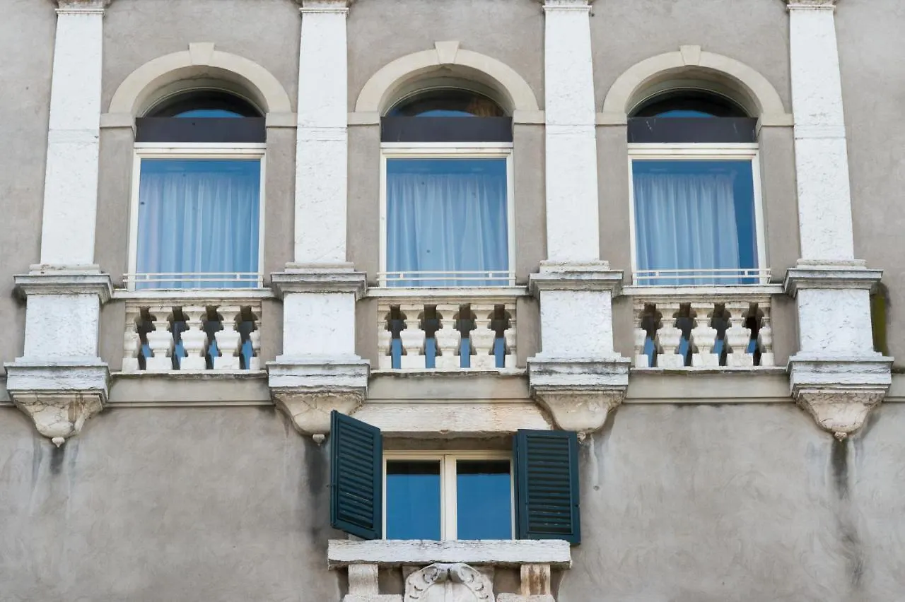 Domus Nova Palace - Italian Homing Verona