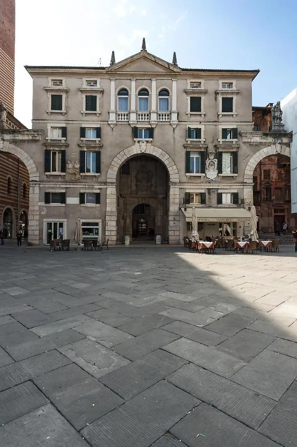 ** Gasthuis Domus Nova Palace - Italian Homing Verona Italië